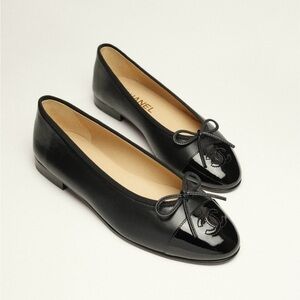 Lambskin & Patent Calfskin black Chanel flats size 38